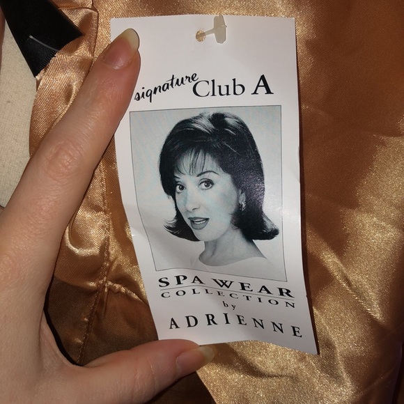 Adrienne Signature Club A Robe Gold - Picture 7 of 7